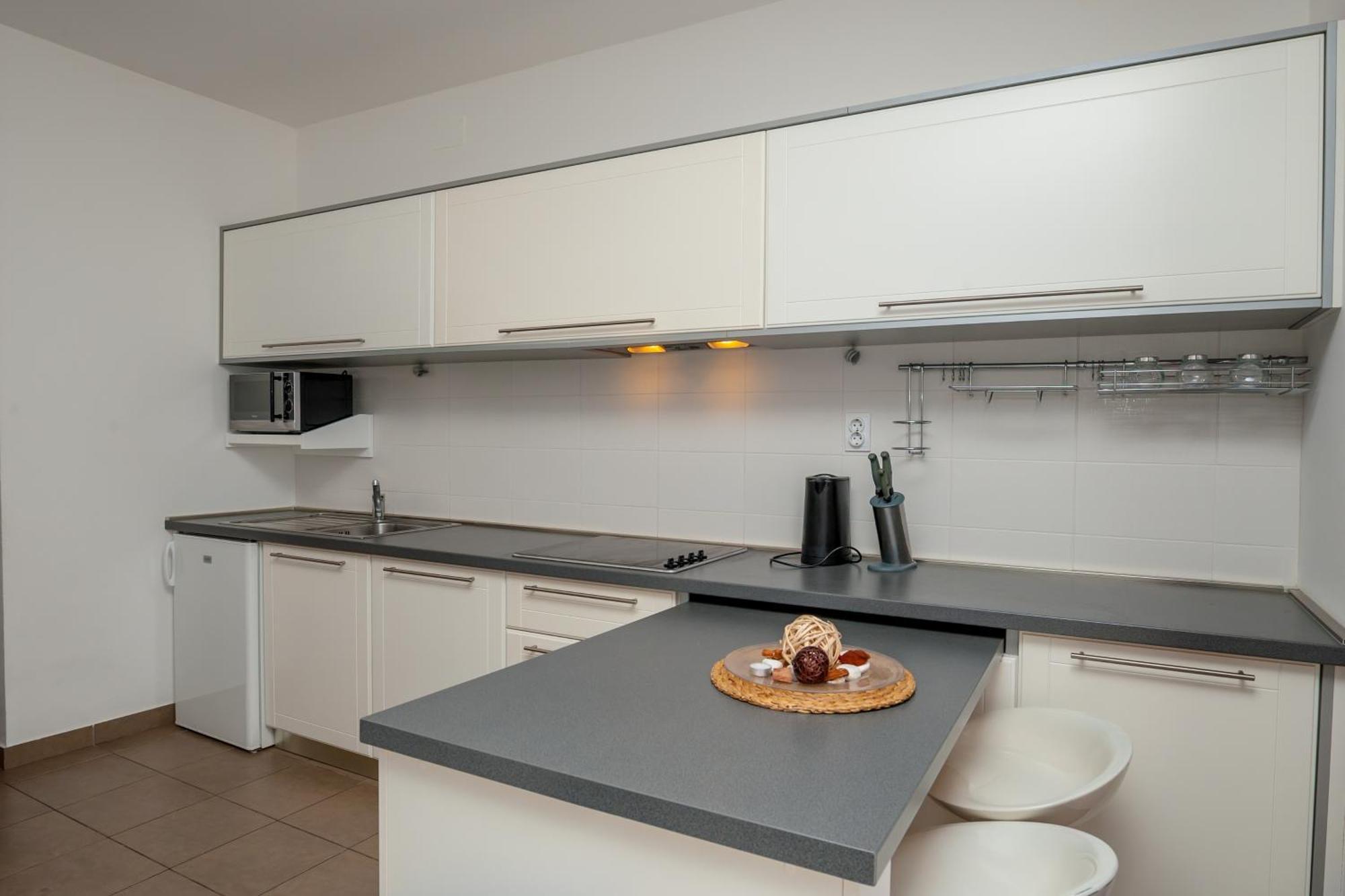 Villa Livia Apartments Бол Экстерьер фото
