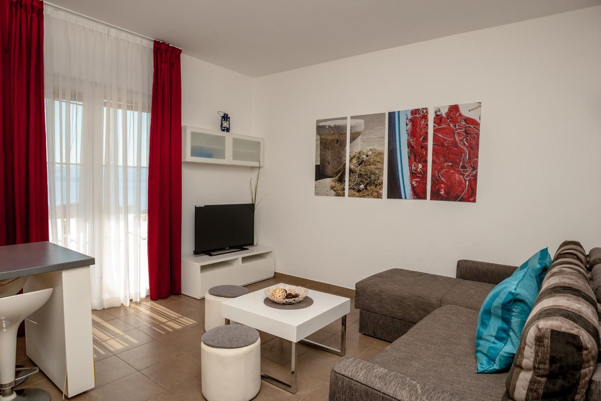 Villa Livia Apartments Бол Экстерьер фото