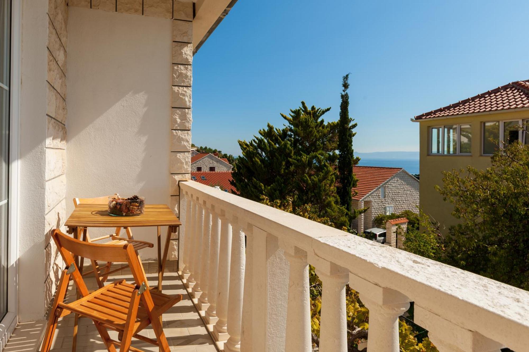 Villa Livia Apartments Бол Экстерьер фото